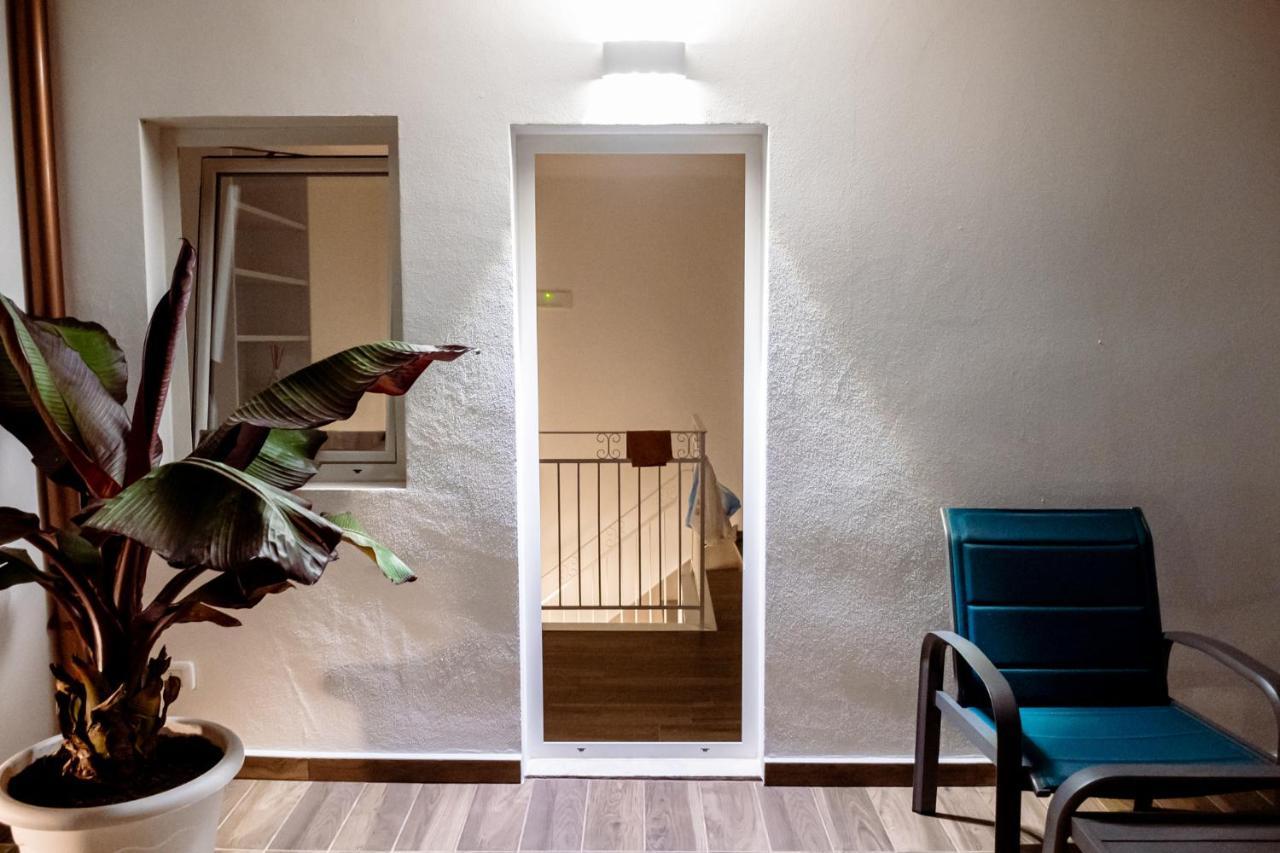 Nonna Vittoria Apartments Mola di Bari Exteriör bild